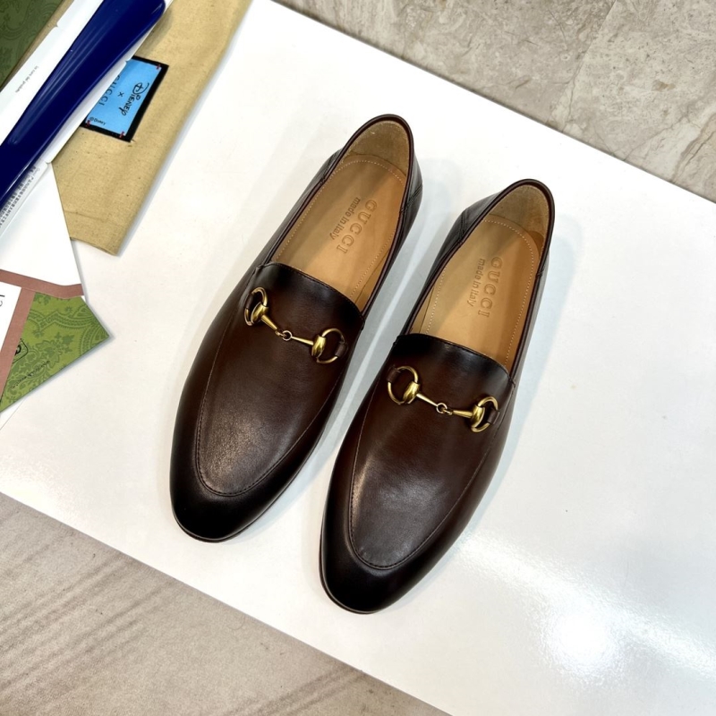 G*u*i leather shoes